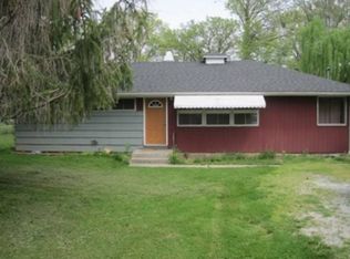 106 Craig Ln, Fairfield, IL 62837