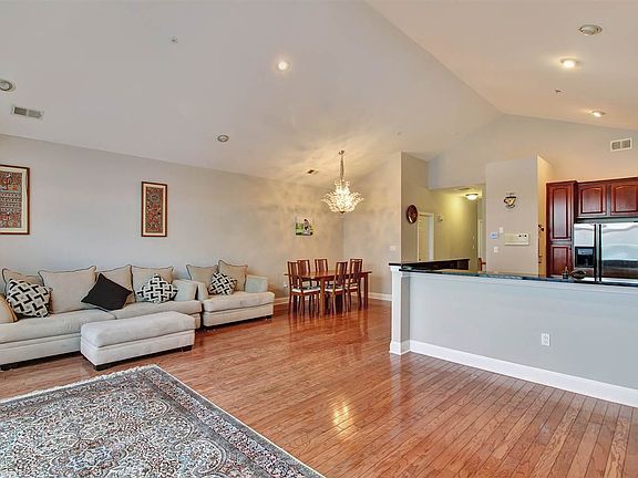 3rd image of 6 Lydia Dr #6