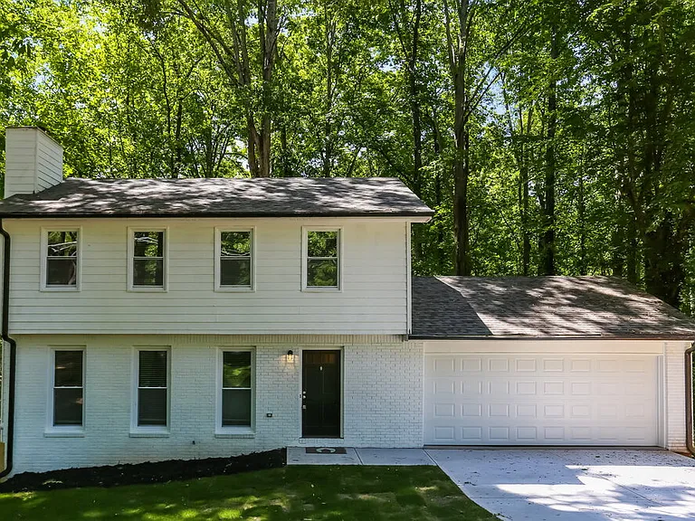 275 Oak St — Photo 1
