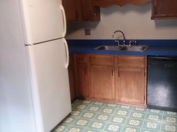3rd image of 12 Argyle Pl APT 1