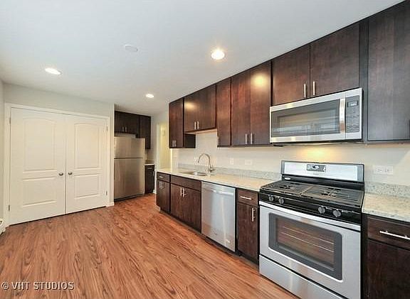 3rd image of 3734 W Wrightwood Ave #2