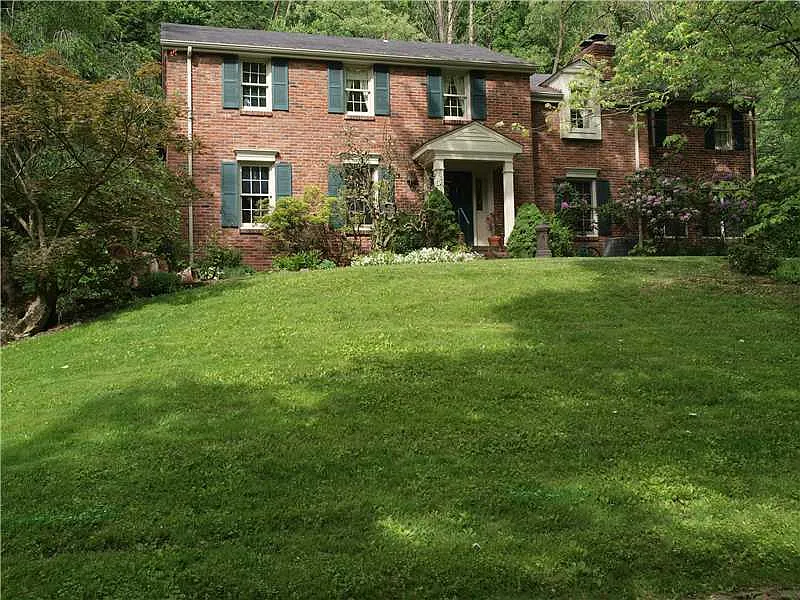 111 Willow Run Rd photo 1