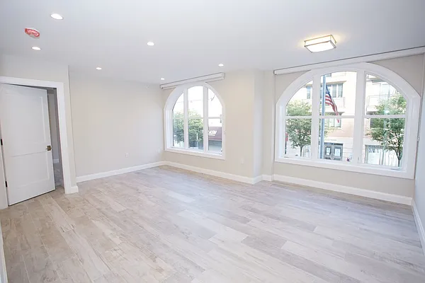 Rented by NY Space Finders Inc. | media 21