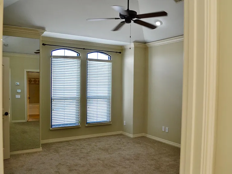 3127 Fairdale Oaks E — Photo 31