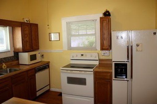 3rd image of 222 E Anderson Ave NW
