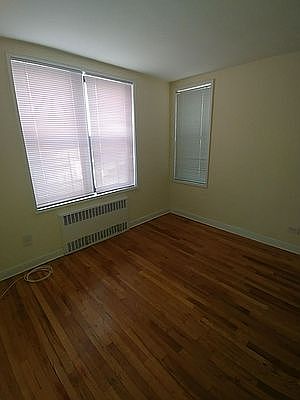 3rd image of 7210 41st Ave APT 5S