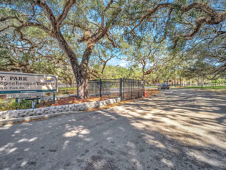 3405 Emerald Oaks Dr #0 — Photo 16