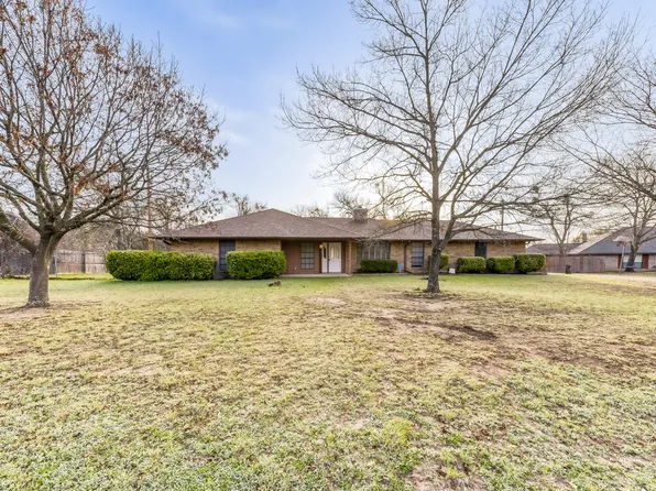 517 Kings Gate Rd, Willow Park, TX 76087