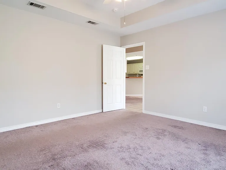 4006 Meadow Oak Ln — Photo 8
