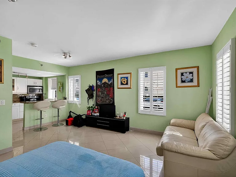 802 Euclid Ave #104 — Photo 21