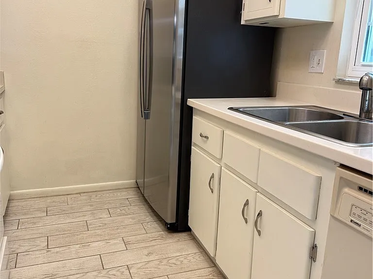 3801 Perugia Ave — Photo 4
