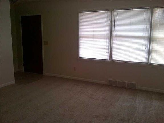 4th image of 1624 Broadwater Ave