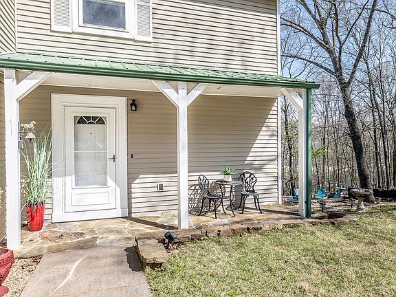 3rd image of 21995 Indian Bluff Rd