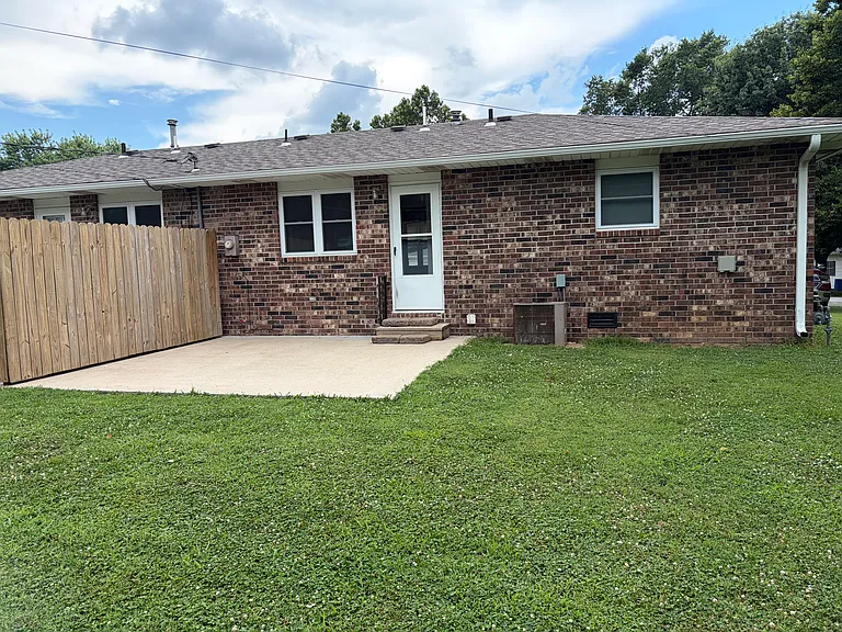 816 Looney St — Photo 9
