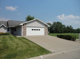 17 Fairway Dr, Oskaloosa, IA 52577
