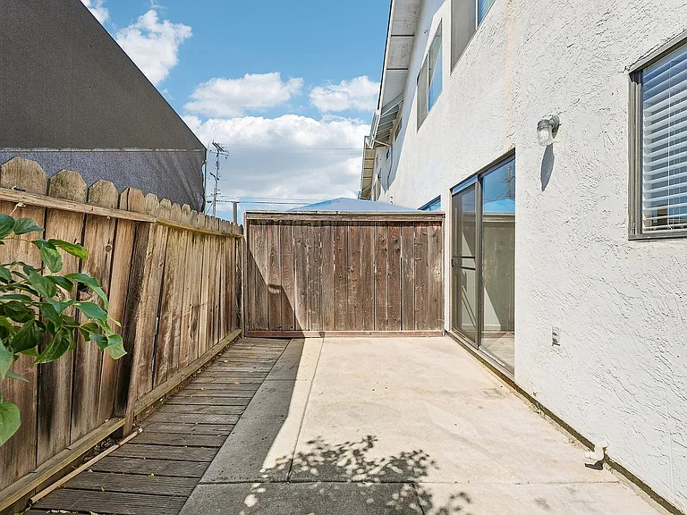 44-web-or-mls-403-425 Junction Ave 109A-S1807-040