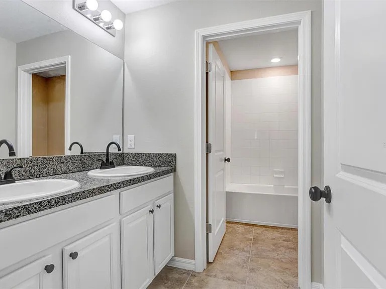 10256 Carloway Hills Dr — Photo 15