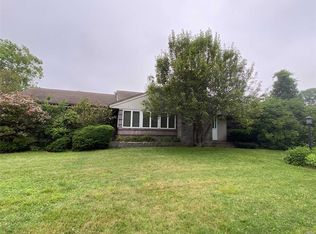 52 Monroe Ave, Patchogue, NY 11772