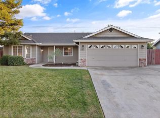 1482 Betty St, Exeter, CA 93221