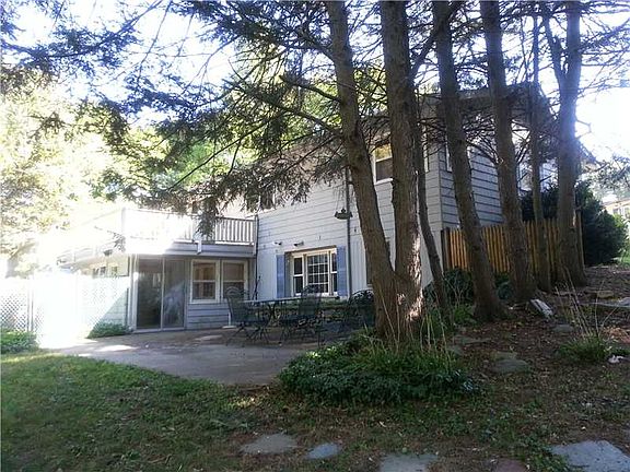 2nd image of 7 Duxbury Ct