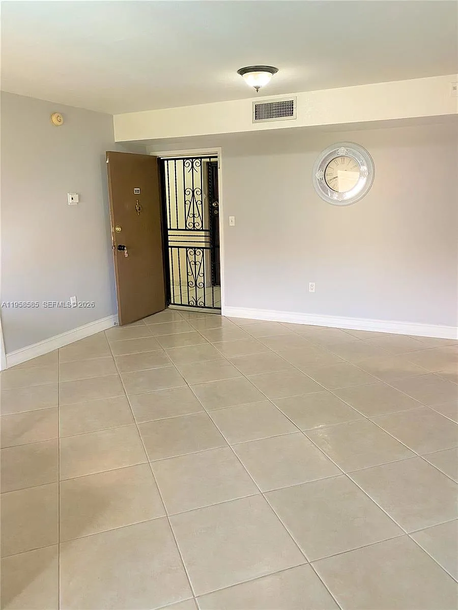 Building Photo - 4715 NW 7th St #302-2