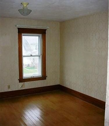 4th image of 824 W 18th St