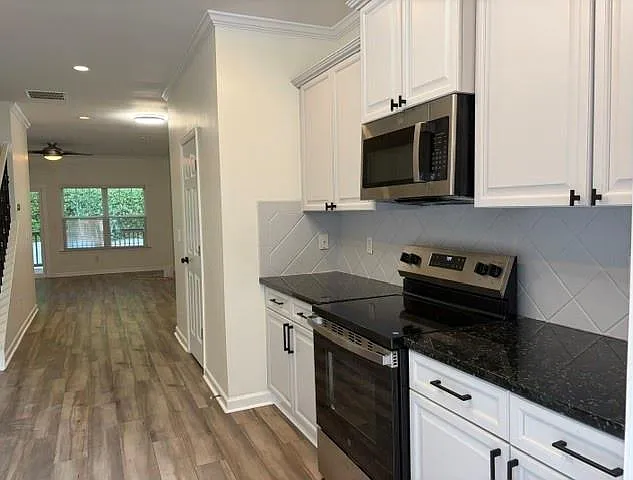 1044 Liberty Pkwy NW — Photo 8