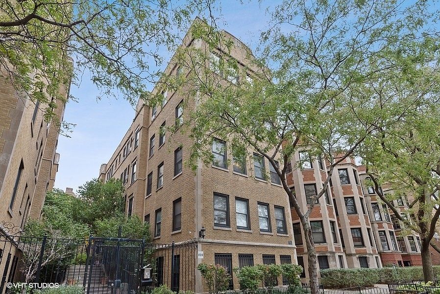 1st image of 626 W Waveland Ave APT 2E