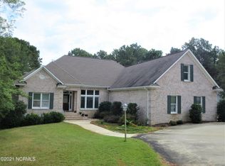 8 Country Club Blvd, Carthage, NC 28327
