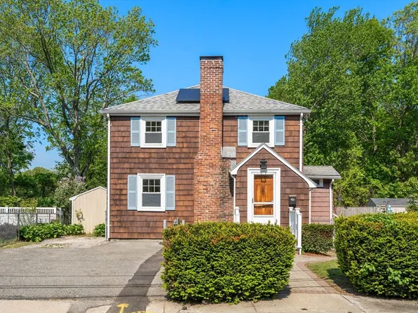 17 Myopia Rd, Hyde Park, MA 02136