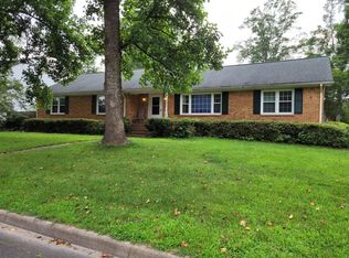 657 Rosaer Ln, Virginia Beach, VA 23464