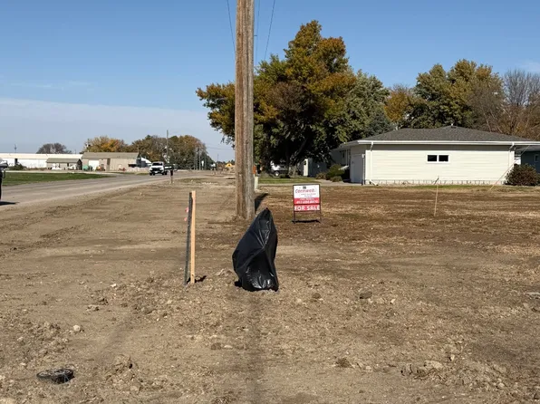 105 N St, Aurora, NE 68818