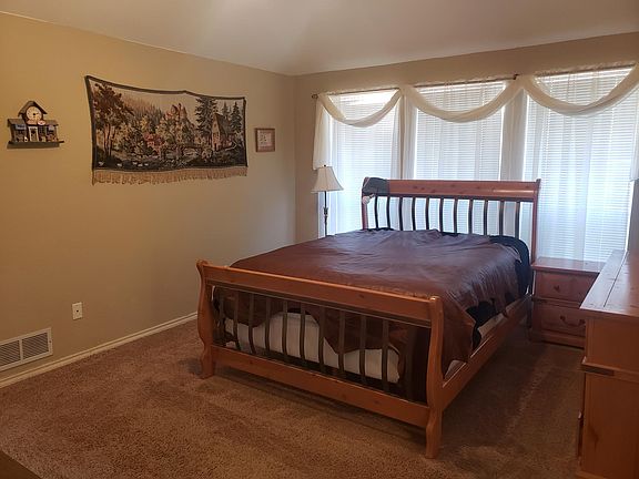 5th image of 2730 Sunset Dr