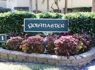 1 Gloucester Rd APT 305, Hilton Head Island, SC 29928
