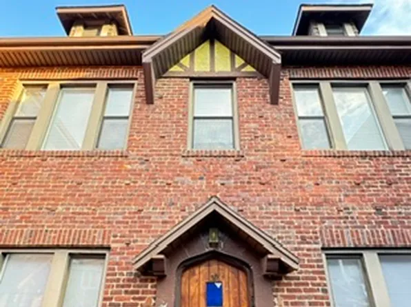 39 Tompkins Circle image 1 of 17