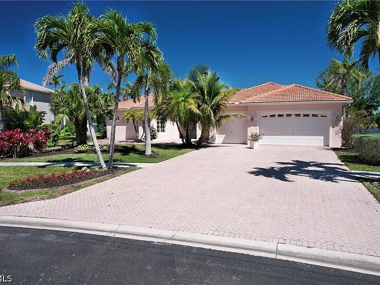 2202 Grove Dr — Photo 37