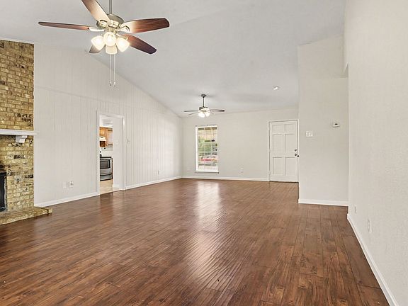 4th image of 2414 Saharah Dr