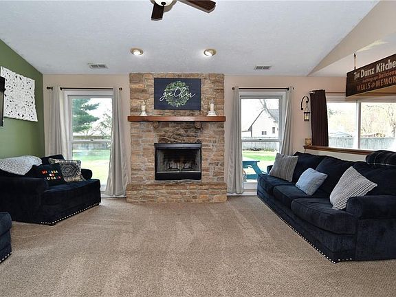 4th image of 194 Thornleigh Ct