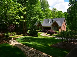 8204 Windspray Dr, Summerfield, NC 27358