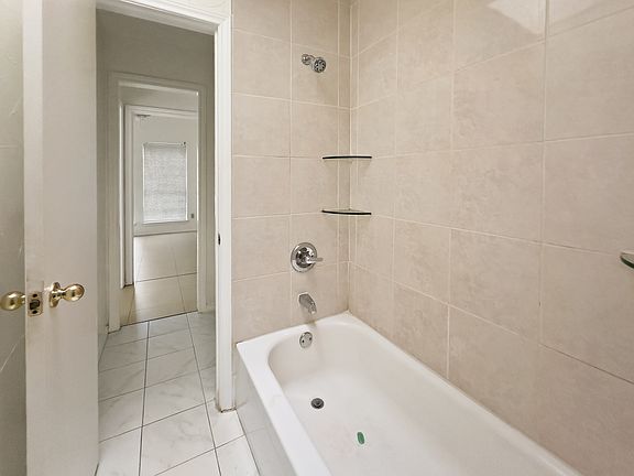 5th image of 1106 Hollis St APT B