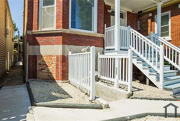 3 bed, 2014 sqft, $1,800 — Photo 2