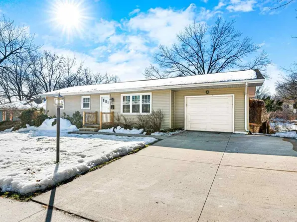905 Wylde Green Rd, Iowa City, IA 52246