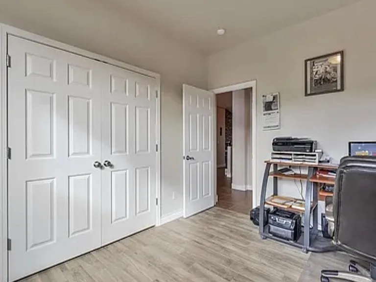 1979 Vista Dr — Photo 3
