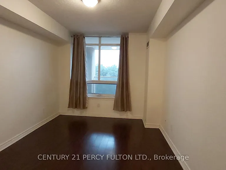 18 Kenaston Gdns #317 — Photo 17