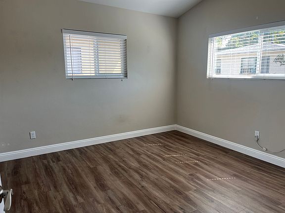 3rd image of 4844 Van Noord Ave APT 6