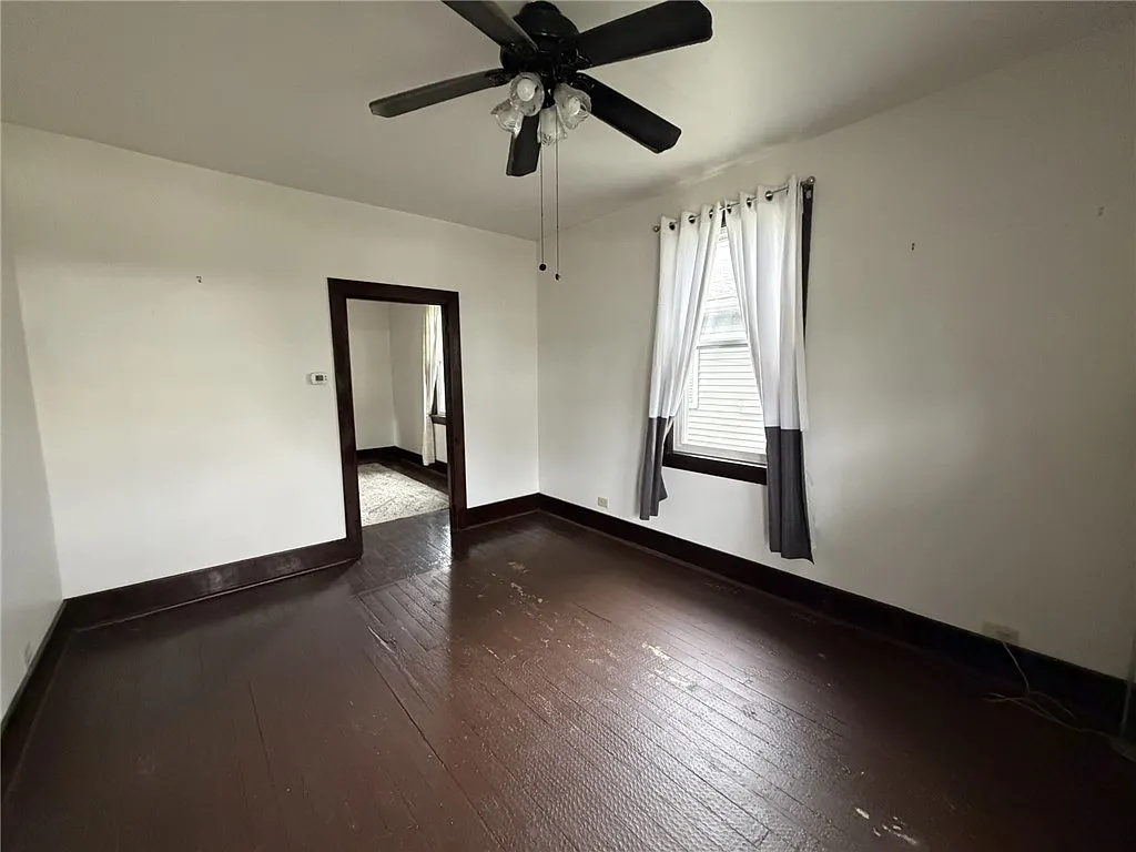 2 bed, 1.5 bath, 888 sqft, $1,000 — Photo 4