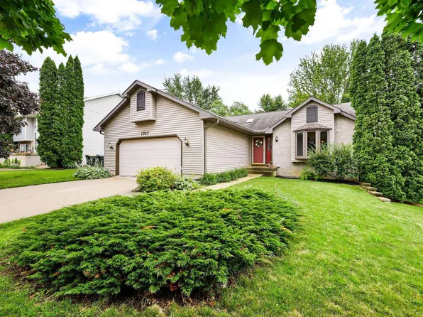 1747 Cornwall Cir, Sun Prairie, WI 53590