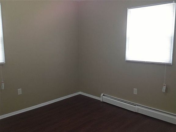 5th image of 104 Wilbur St SE