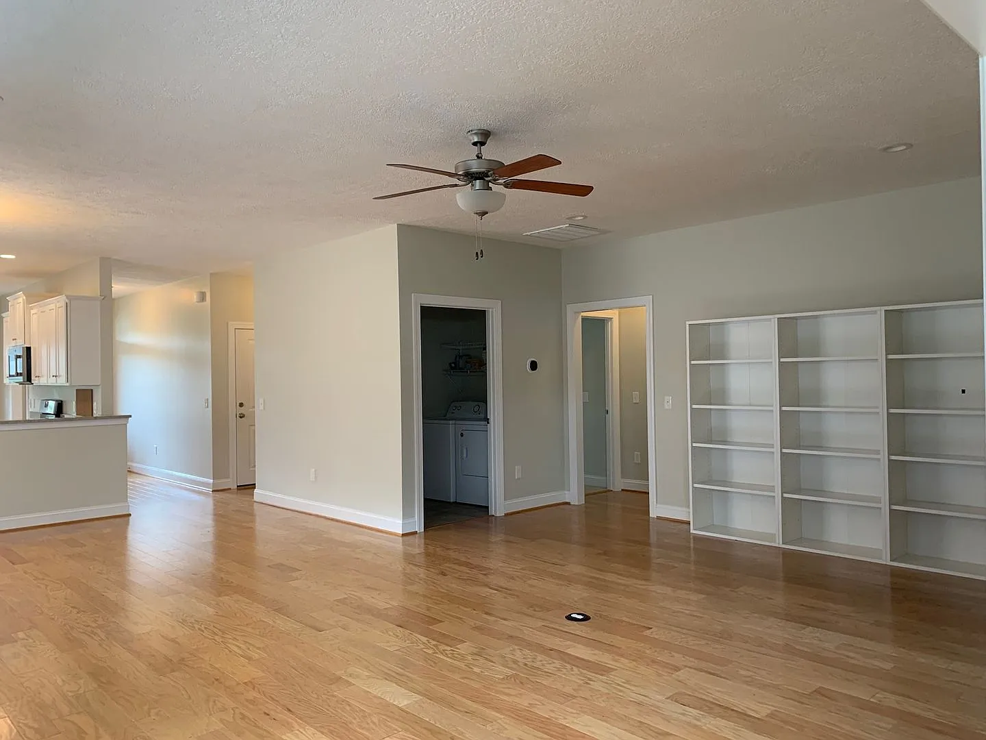 3 Bedroom, 2 Bath ,Patio Style Home with Garage — Photo 4