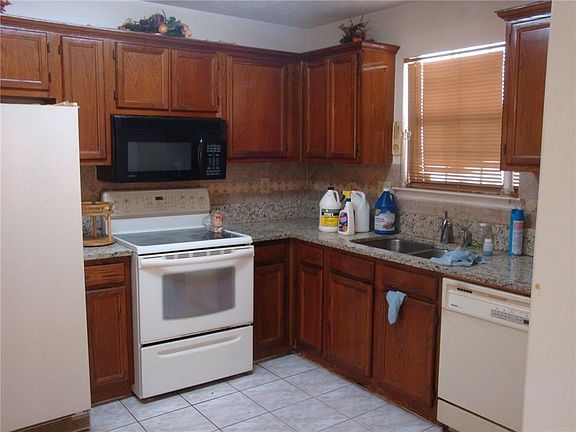 4th image of 6616 Sevenoaks Dr